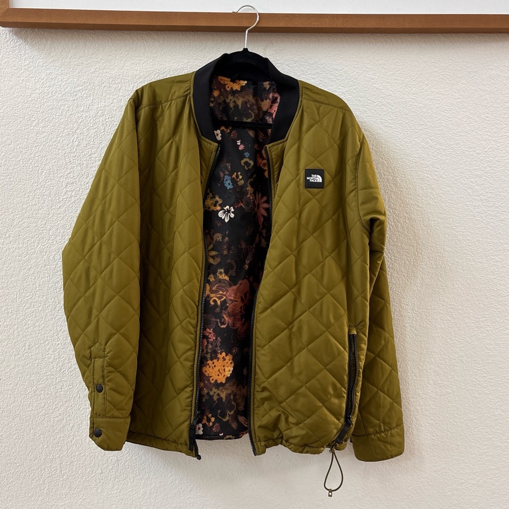 The North Face Men's Jester Reversible Insulated Bomber Jacket in Olive Green